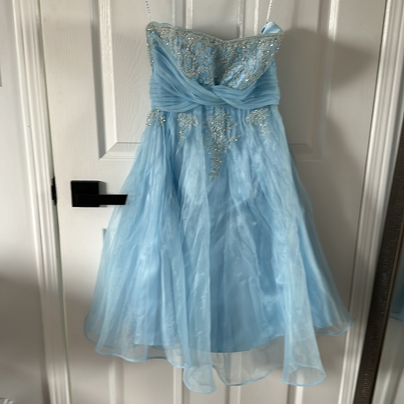 Staples baby blue beaded Prom Dress by Niki Livas - Picture 2 of 9
